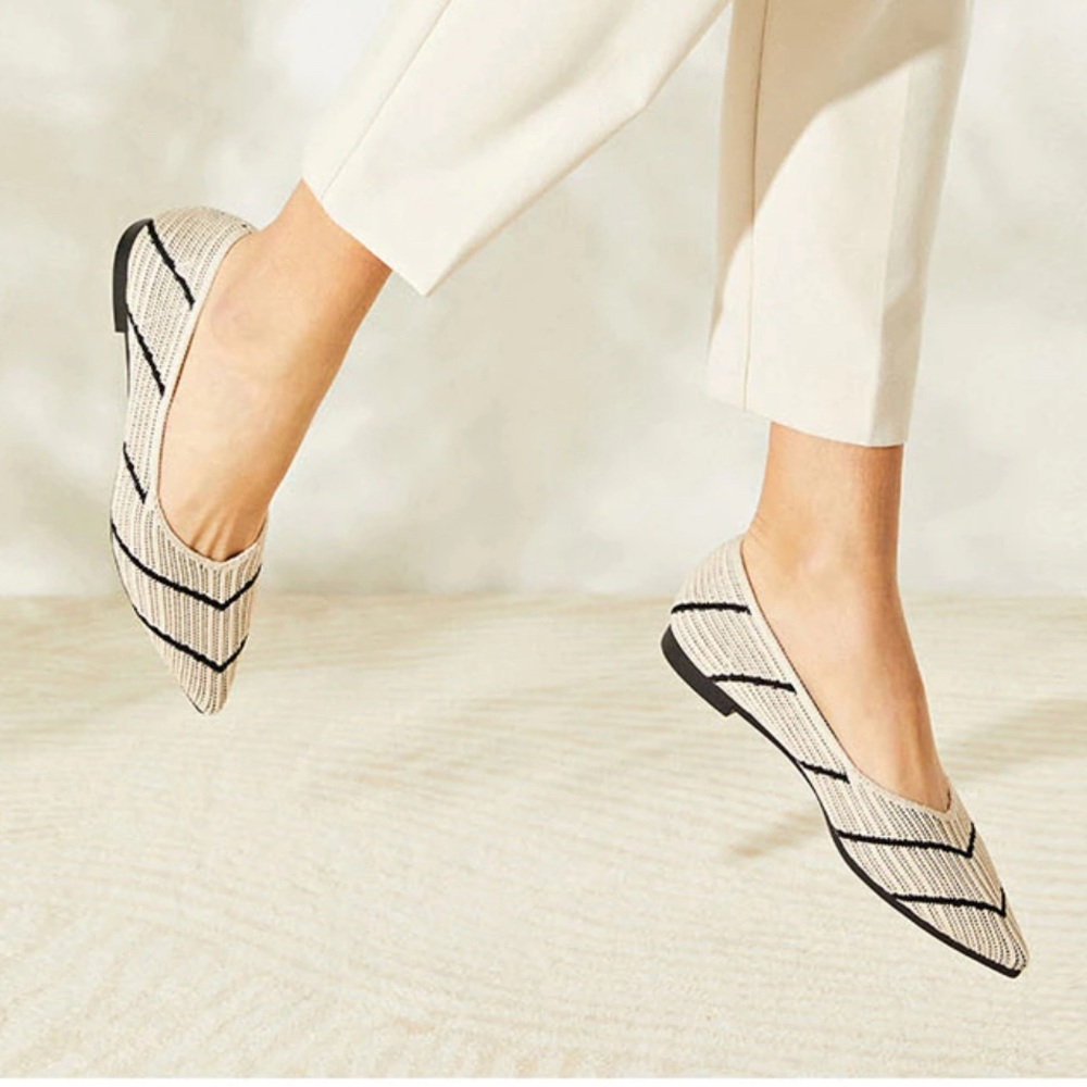 Vivaia Pointed-Toe Stripe Flats Size 40